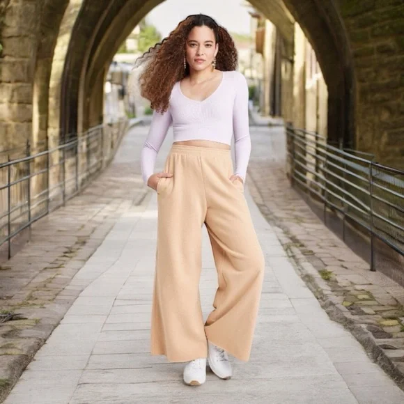 Wild Fable Women’s Baggy Sweatpants Tan S NWOT